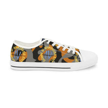 Load image into Gallery viewer, DIVW Low Top Sneakers