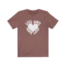 Afbeelding in Gallery-weergave laden, Less Guns More love Tee
