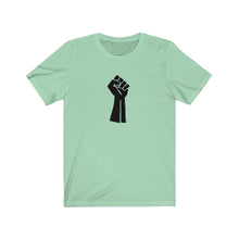 Afbeelding in Gallery-weergave laden, Black fist Tee