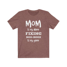 将图片加载到图库查看器,Mom is my name... Tee