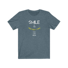Afbeelding in Gallery-weergave laden, A smile is the...Tee