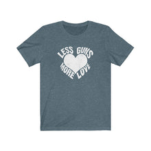 Afbeelding in Gallery-weergave laden, Less Guns More love Tee