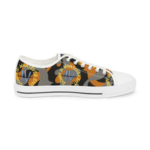 Load image into Gallery viewer, DIVW Low Top Sneakers

