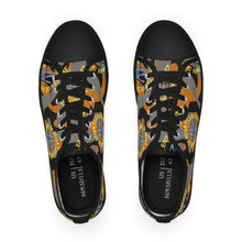 Load image into Gallery viewer, DIVW Low Top Sneakers
